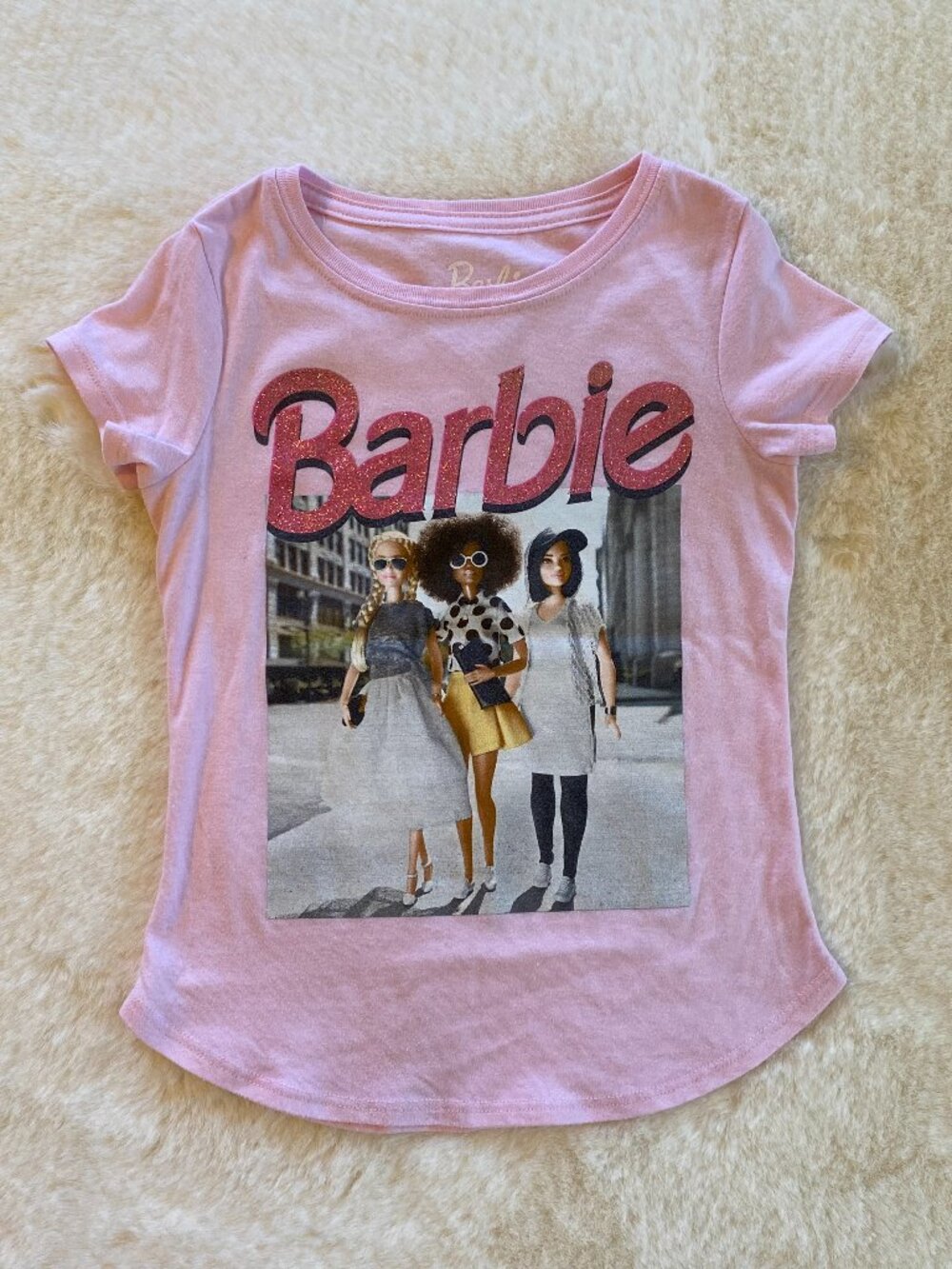 Barbie Pink T-Shirt Girl's size 6X Dolls in the City Scene
